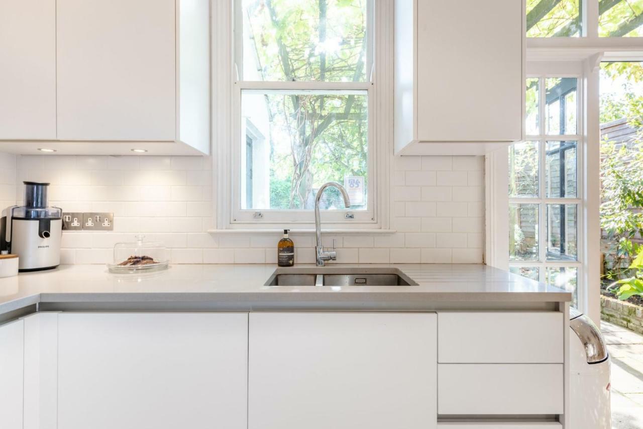 Gorgeous, 4 Bed Victorian House In Dollis Hill Villa Лондон Екстериор снимка